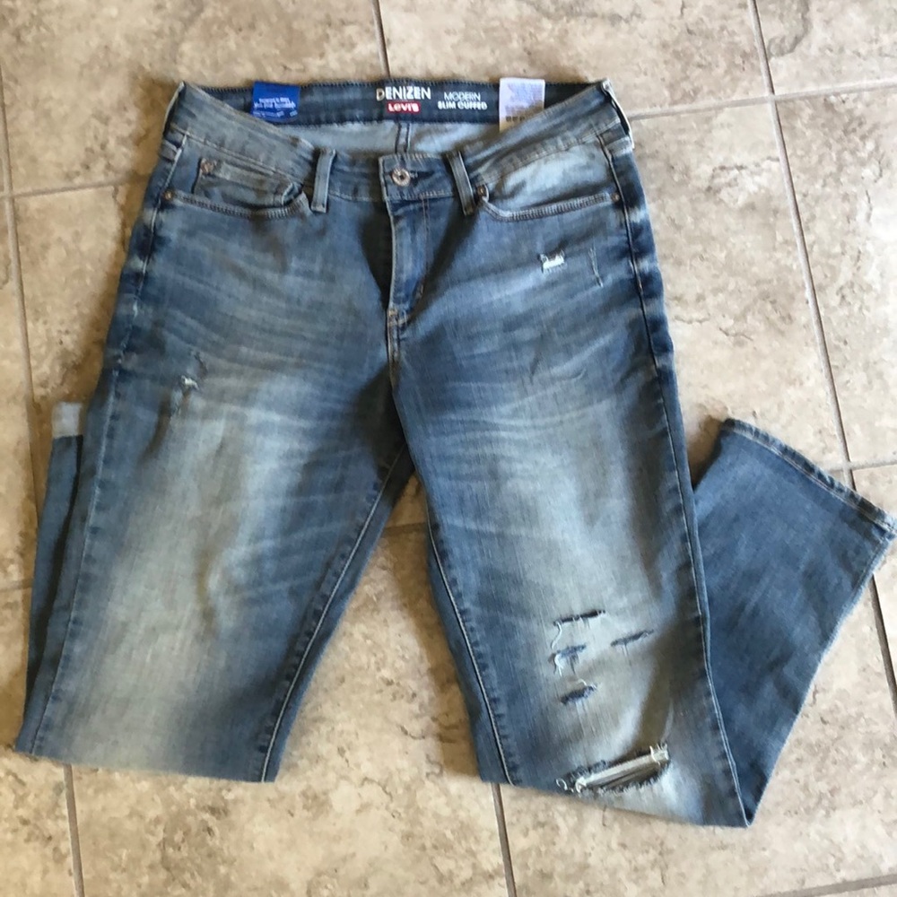 Brand new Denizen by Levi’s modern slim cuffed